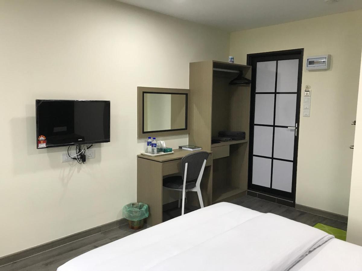 Simpang Renggam Oyo 90506 Z Stay Inn Hotel מראה חיצוני תמונה