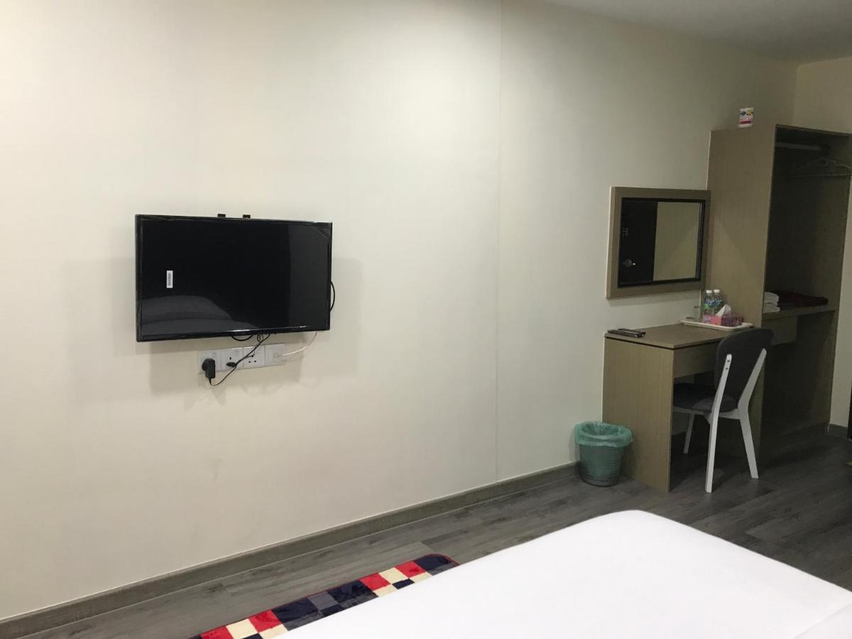 Simpang Renggam Oyo 90506 Z Stay Inn Hotel מראה חיצוני תמונה