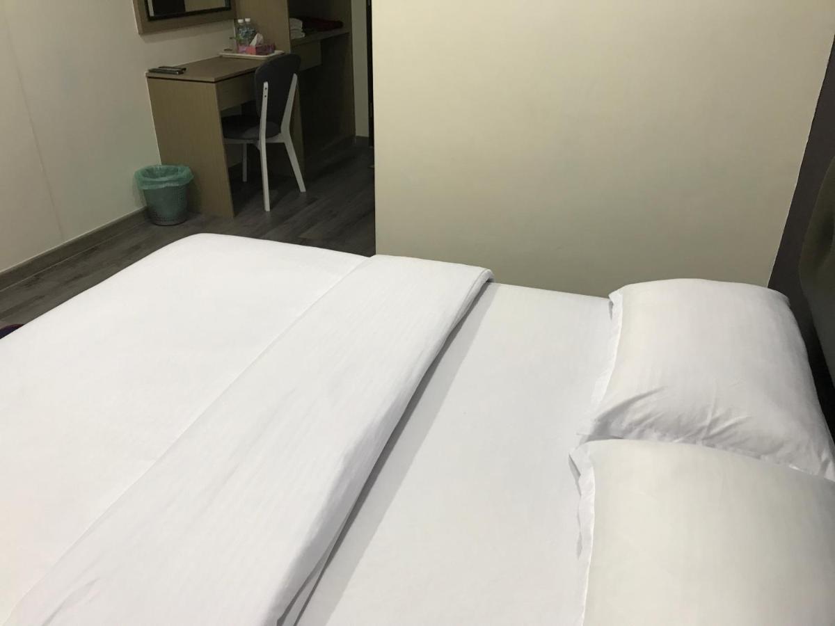 Simpang Renggam Oyo 90506 Z Stay Inn Hotel מראה חיצוני תמונה